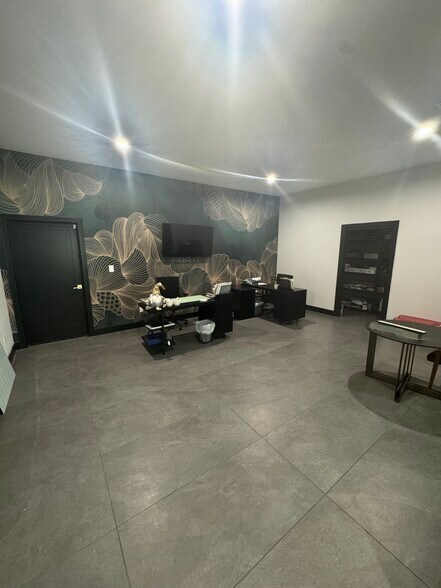 121 W 6th St, Justin, TX à vendre - Photo du bâtiment - Image 3 de 12