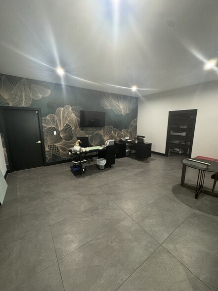 121 W 6th St, Justin, TX à vendre - Photo du bâtiment - Image 3 de 12