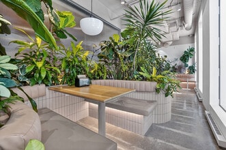 385 Viger Avenue W Humaniti, Montréal, QC à louer Photo intérieure- Image 1 de 8