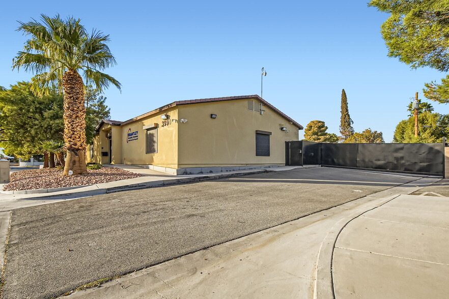 3990 W Vegas Dr, Las Vegas, NV à vendre - Photo du bâtiment - Image 2 de 29