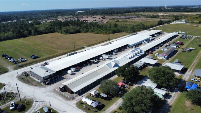 More details for 14902 FM 1663 Rd, Winnie, TX - Retail for Sale