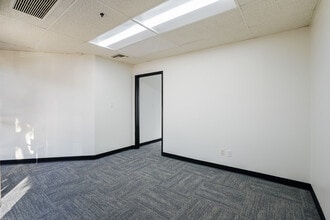 2530 E Corporate Pl, Monterey Park, CA à louer Photo intérieure- Image 2 de 18