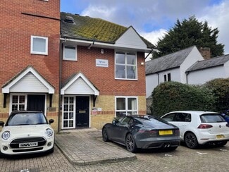 Plus de détails pour 4 Priory Court, Tuscam Way, Camberley - Bureau à louer