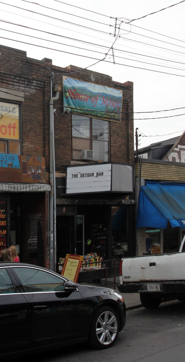 Plus de détails pour 193b Baldwin St, Toronto, ON - Commerce de détail à vendre