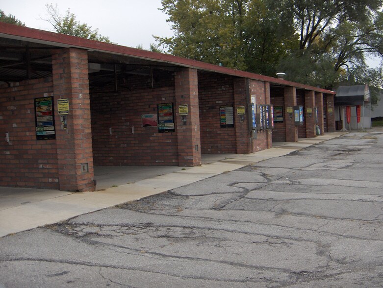 612-626 N Reynolds Rd, Toledo, OH à vendre - Photo du bâtiment - Image 3 de 20