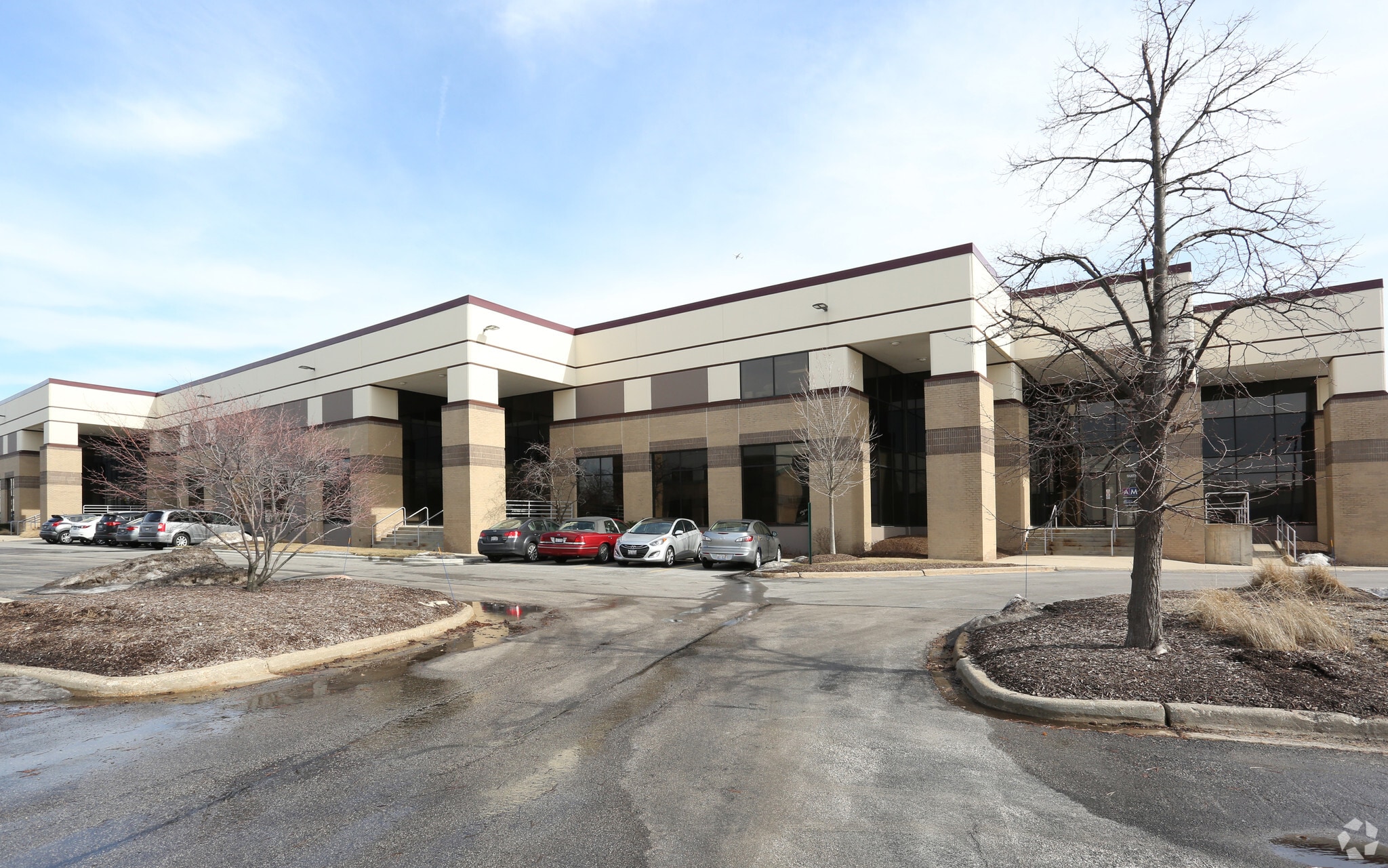 1350 N Michael Dr, Wood Dale, IL for lease Building Photo- Image 1 of 4