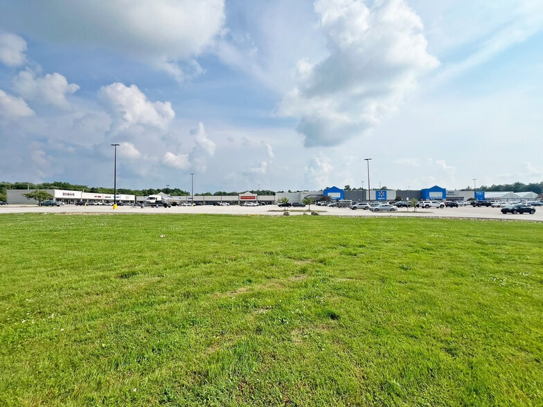 108 Washington Towne Blvd N, Edinboro, PA for lease - Building Photo - Image 3 of 12