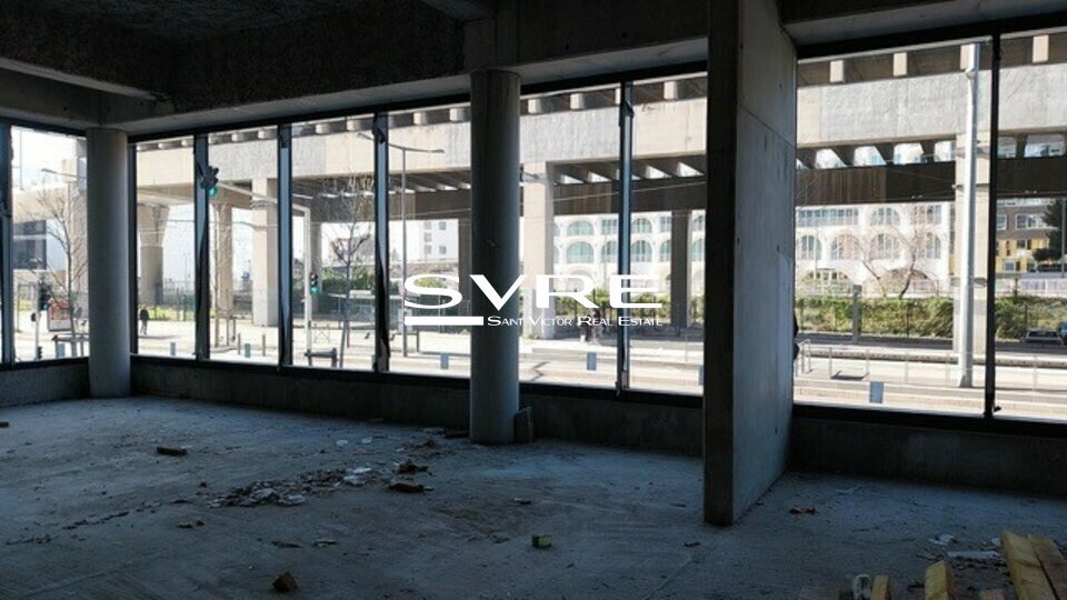 Office in Marseille for lease - Interior Photo - Image 2 of 3
