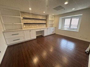 15928 Ventura Blvd, Encino, CA for lease Building Photo- Image 2 of 3