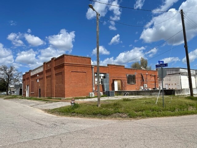 227 S Philadelphia Ave, Shawnee, OK à vendre - Photo du bâtiment - Image 3 de 36