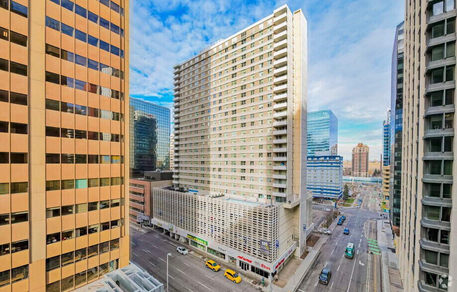 618 5 Ave SW, Calgary, AB à vendre - Photo principale - Image 1 de 1