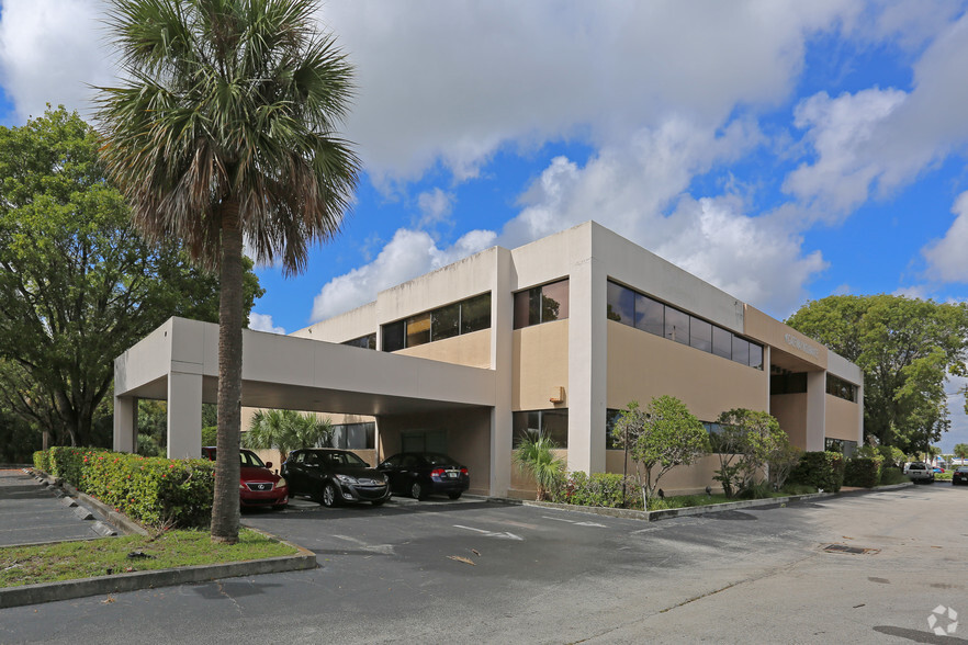 4524 Gun Club Rd, West Palm Beach, FL for lease - Primary Photo - Image 1 of 52