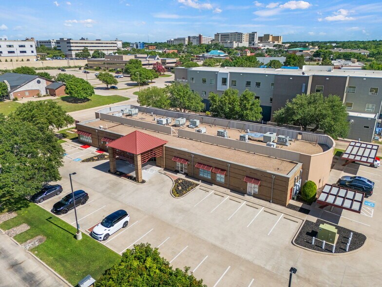800 12th Ave, Fort Worth, TX à vendre - Photo du bâtiment - Image 1 de 6