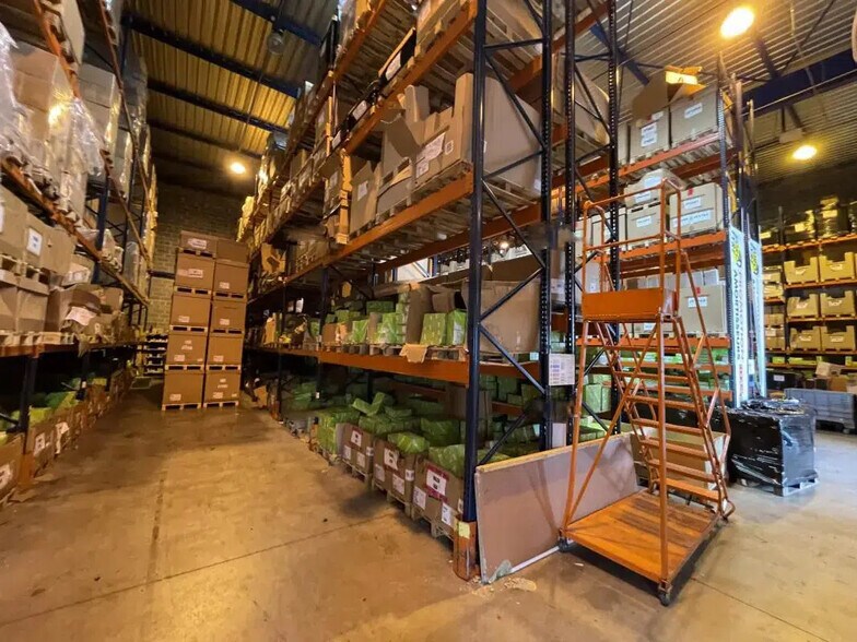 Industriel dans Gennevilliers à louer - Photo du bâtiment - Image 2 de 4