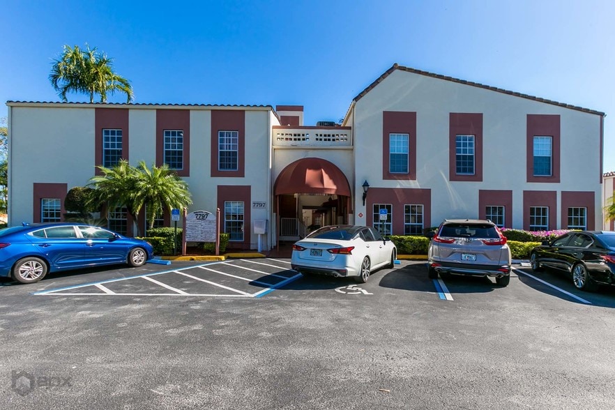 7797 N University Dr, Tamarac, FL for sale - Building Photo - Image 2 of 7