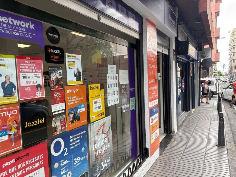Calle Cirilo Moreno, 18, Las Palmas de Gran Canaria, Las Palmas à louer - Photo du bâtiment - Image 3 de 11