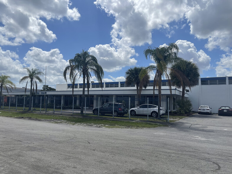 1600 Nw 165th St, Miami, FL for sale - Building Photo - Image 3 of 7