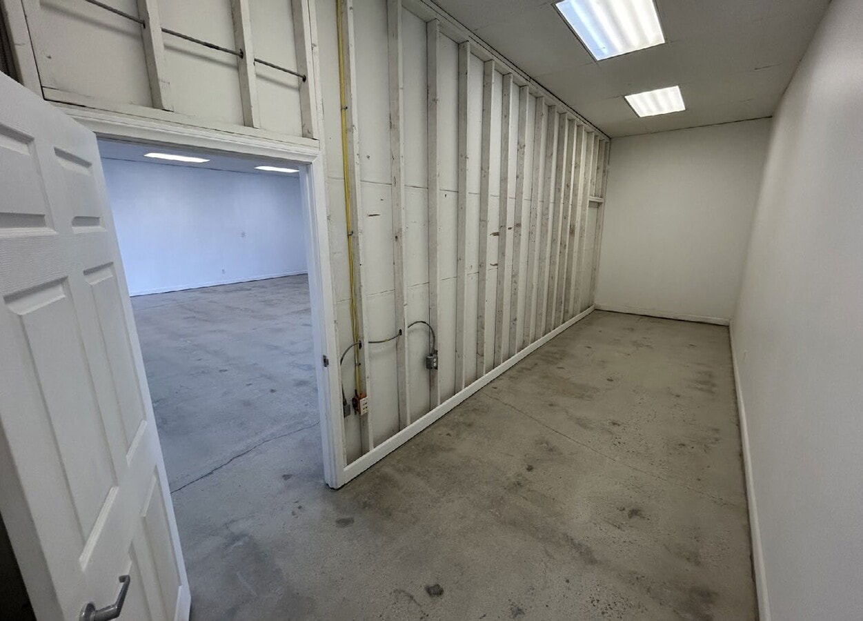 120 N Pacific St, San Marcos, CA 92069 - Unité C-1 - - Photo intérieure - Image 1 of 6