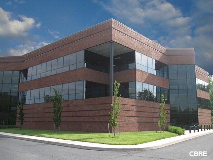 4507 N Front St, Harrisburg, PA for lease Primary Photo- Image 1 of 4