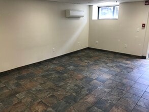 295 High St, Morgantown, WV à louer Photo intérieure- Image 2 de 6