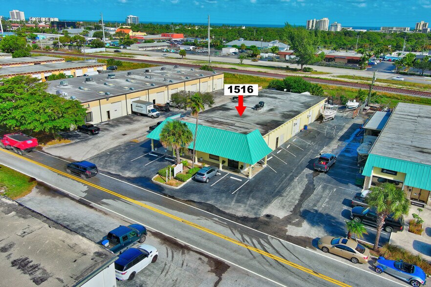 1535 Cypress Dr, Tequesta, FL for sale - Building Photo - Image 3 of 7