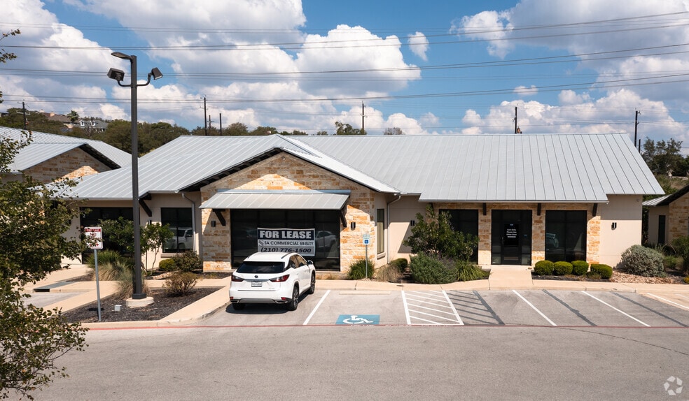 6827 Camp Bullis Rd, San Antonio, TX à louer - Photo du bâtiment - Image 2 de 42