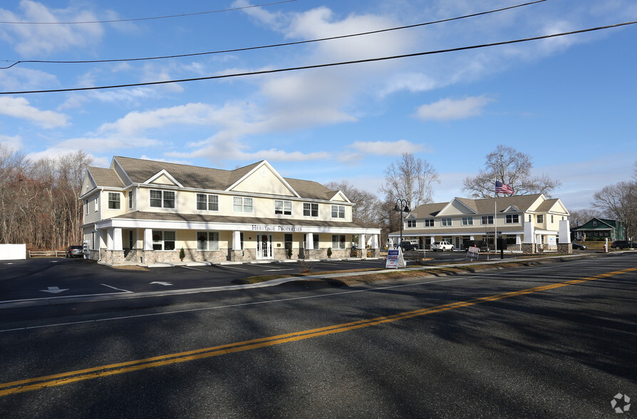 157 W Main St, Niantic, CT for lease - Building Photo - Image 2 of 6