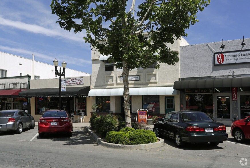 118 N Main St, Lake Elsinore, CA à vendre - Photo du bâtiment - Image 3 de 3