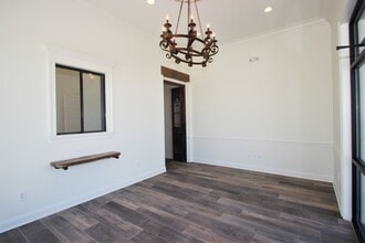 100 Sabal Palms Row, Youngsville, LA for lease Interior Photo- Image 2 of 12