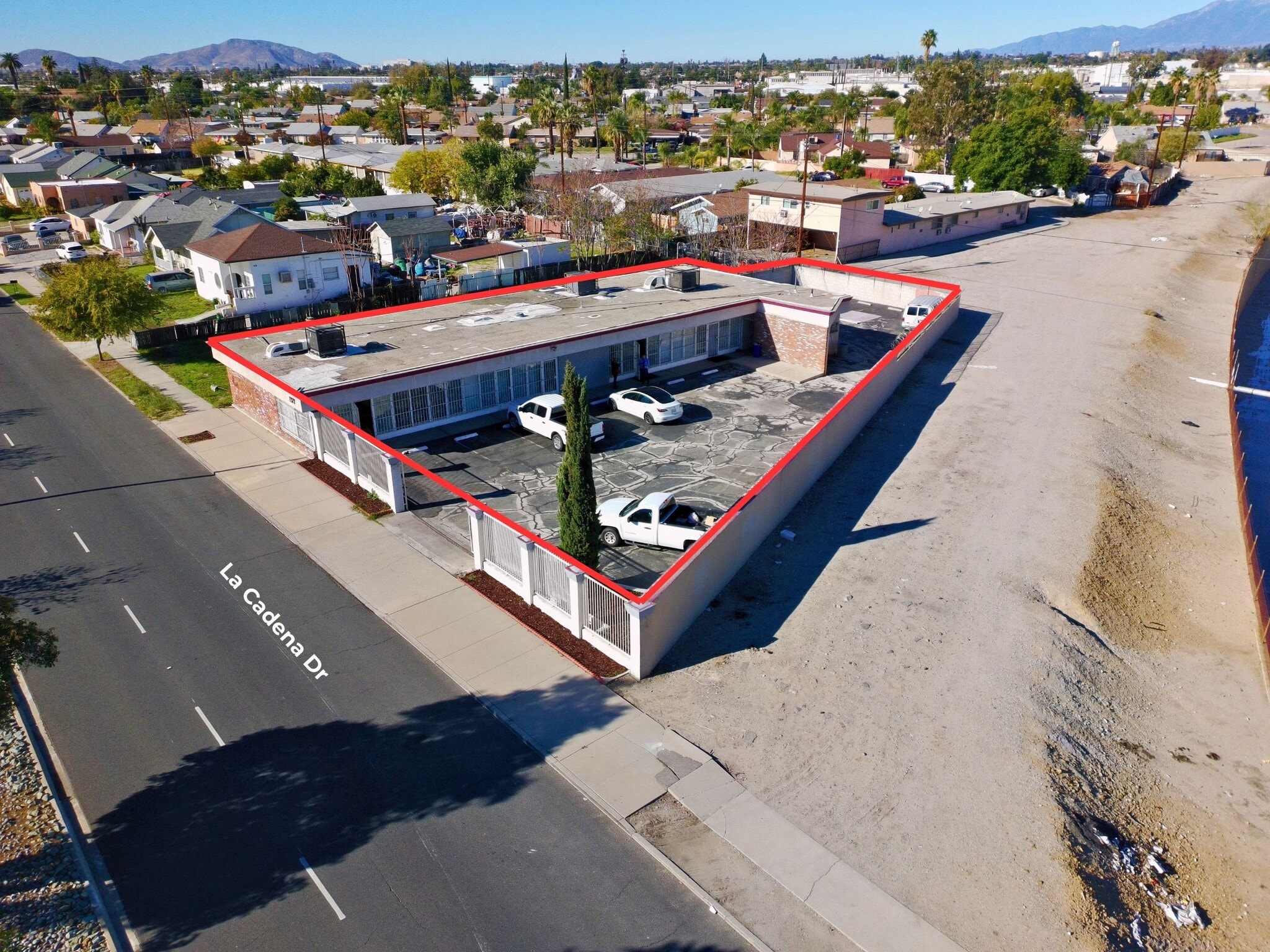 1377 N La Cadena Dr, Colton, CA à louer Photo du bâtiment- Image 1 de 8