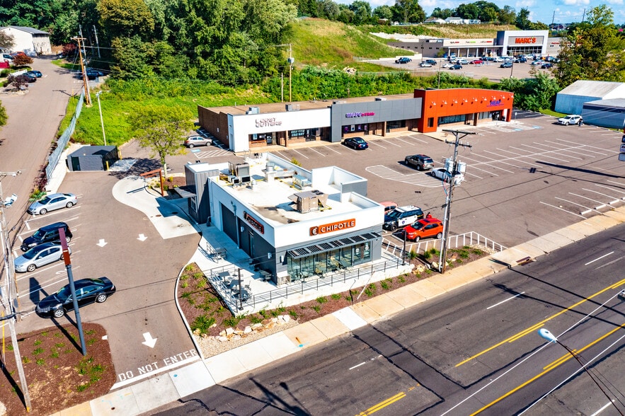 3220-3232 Cleveland Ave NW, Canton, OH à louer - Photo du bâtiment - Image 2 de 3