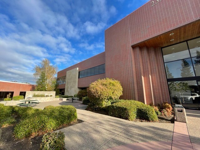 2330 E Bidwell St, Folsom, CA à louer - Photo du bâtiment - Image 2 de 7