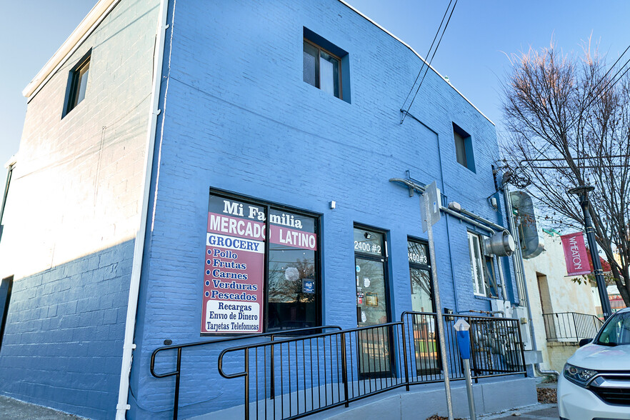 2400 University Blvd, Silver Spring, MD à louer - Photo du bâtiment - Image 1 de 3