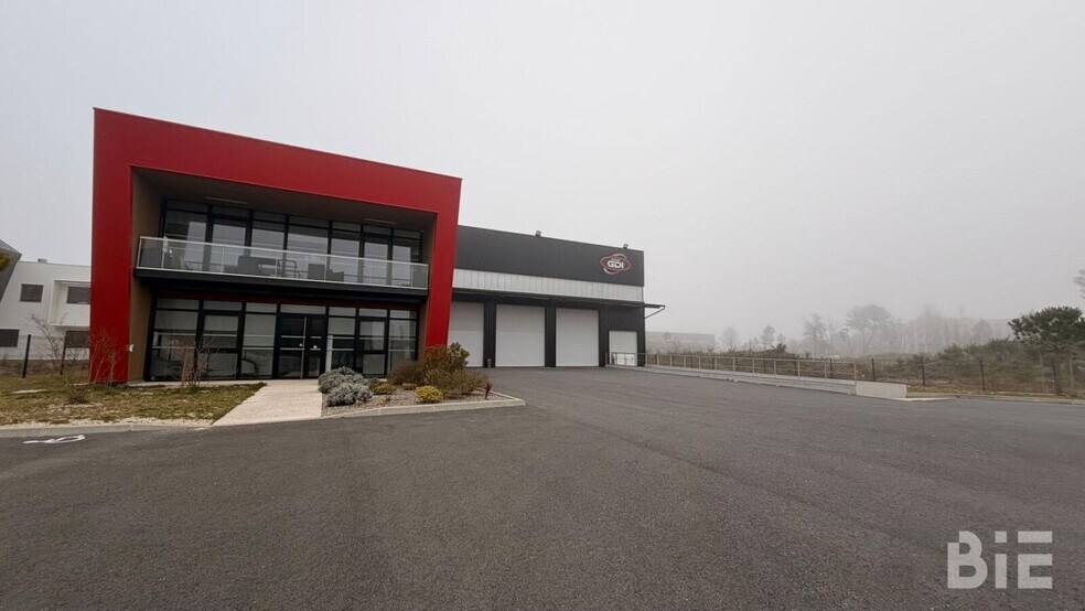 Local d'activités dans Mérignac à vendre - Photo du bâtiment - Image 2 de 7
