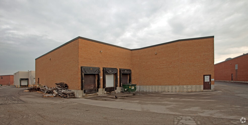 200 Granton Dr, Richmond Hill, ON for sale - Building Photo - Image 3 of 3