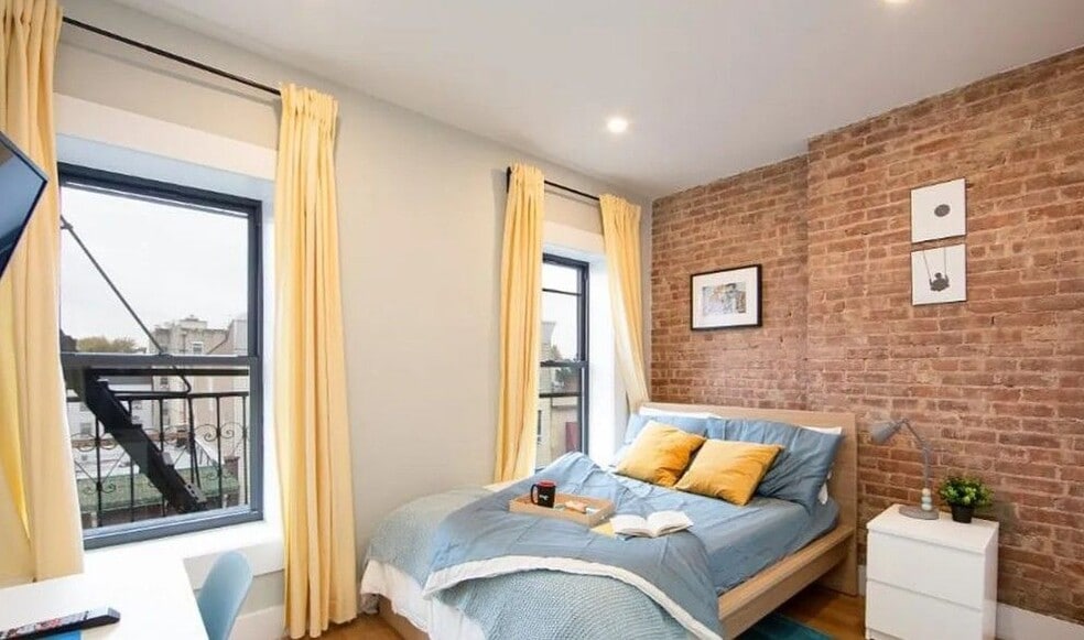759-761 Manhattan Ave, Brooklyn, NY for sale - Building Photo - Image 3 of 22