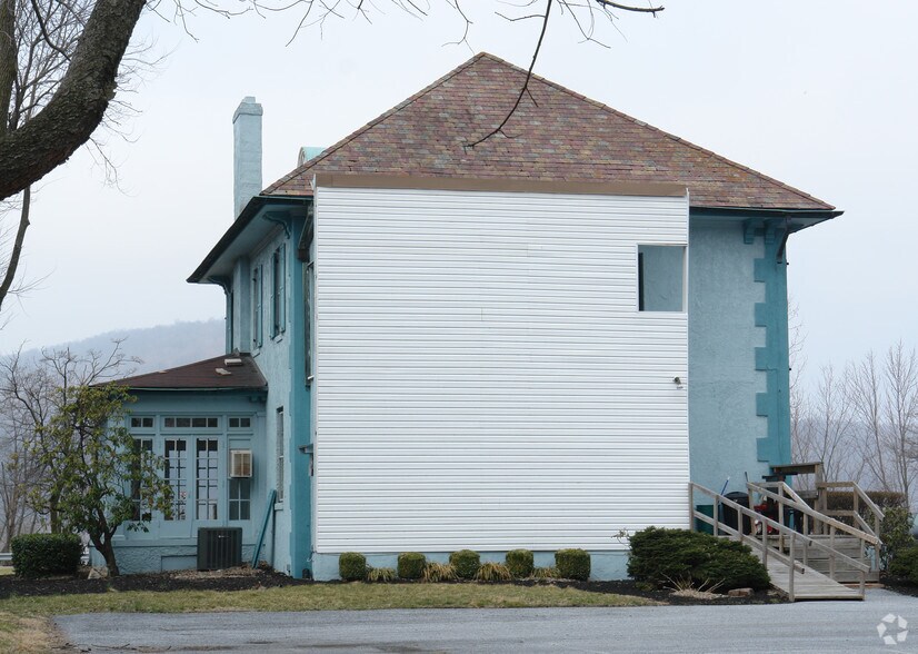 4407 N Front St, Harrisburg, PA à vendre - Photo du bâtiment - Image 2 de 2