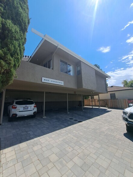 932 Arroyo Dr, South Pasadena, CA à vendre - Photo du bâtiment - Image 3 de 4