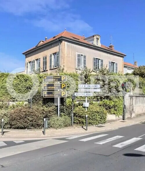 Bureau dans Villefranche-sur-Saône à louer - Photo du bâtiment - Image 2 de 2