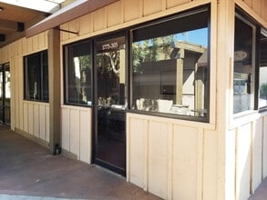 1733-1793 E Palm Canyon Dr, Palm Springs, CA à louer Photo du bâtiment- Image 1 de 1