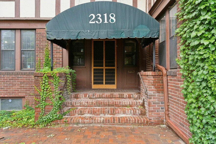 2318 S 1st Ave, Minneapolis, MN à vendre - Photo du bâtiment - Image 3 de 47