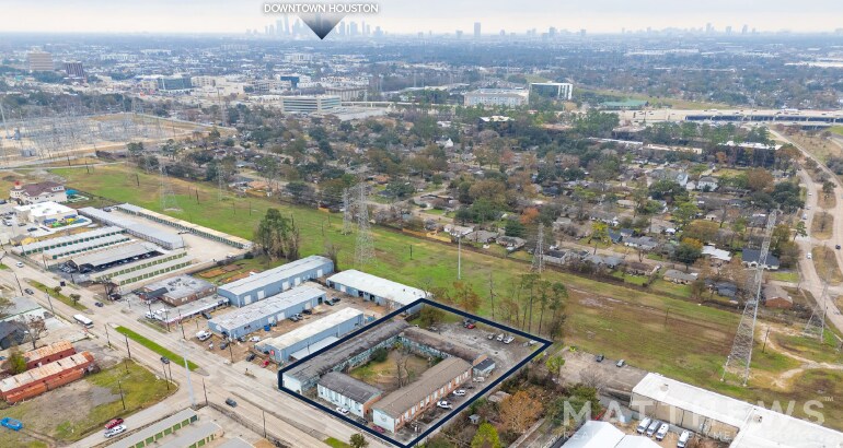 2223 W 34th St, Houston, TX for sale Primary Photo- Image 1 of 4