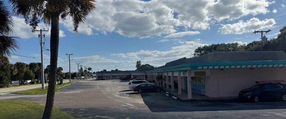 8121-8185 Canaveral Blvd, Cape Canaveral, FL à louer - Photo du bâtiment - Image 3 de 7