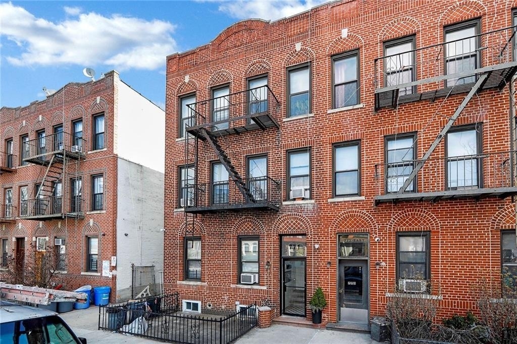 771 E 9th St, Brooklyn, NY for sale Primary Photo- Image 1 of 16