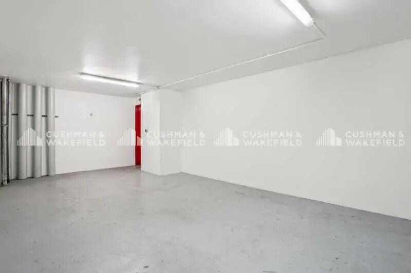 11 Bis Place Du General Leclerc, Levallois-Perret for lease Interior Photo- Image 1 of 4