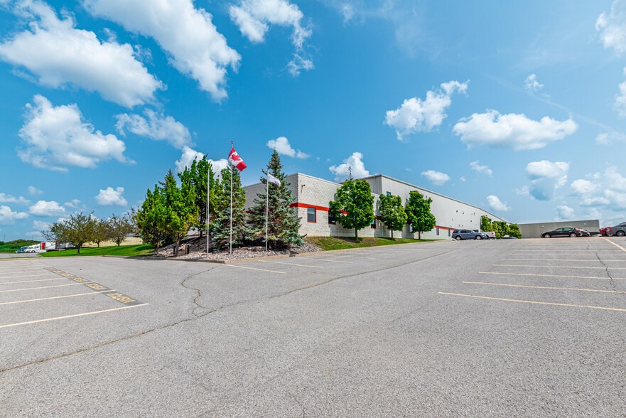 999 Boundary Rd, Oshawa, ON for lease - Building Photo - Image 1 of 9