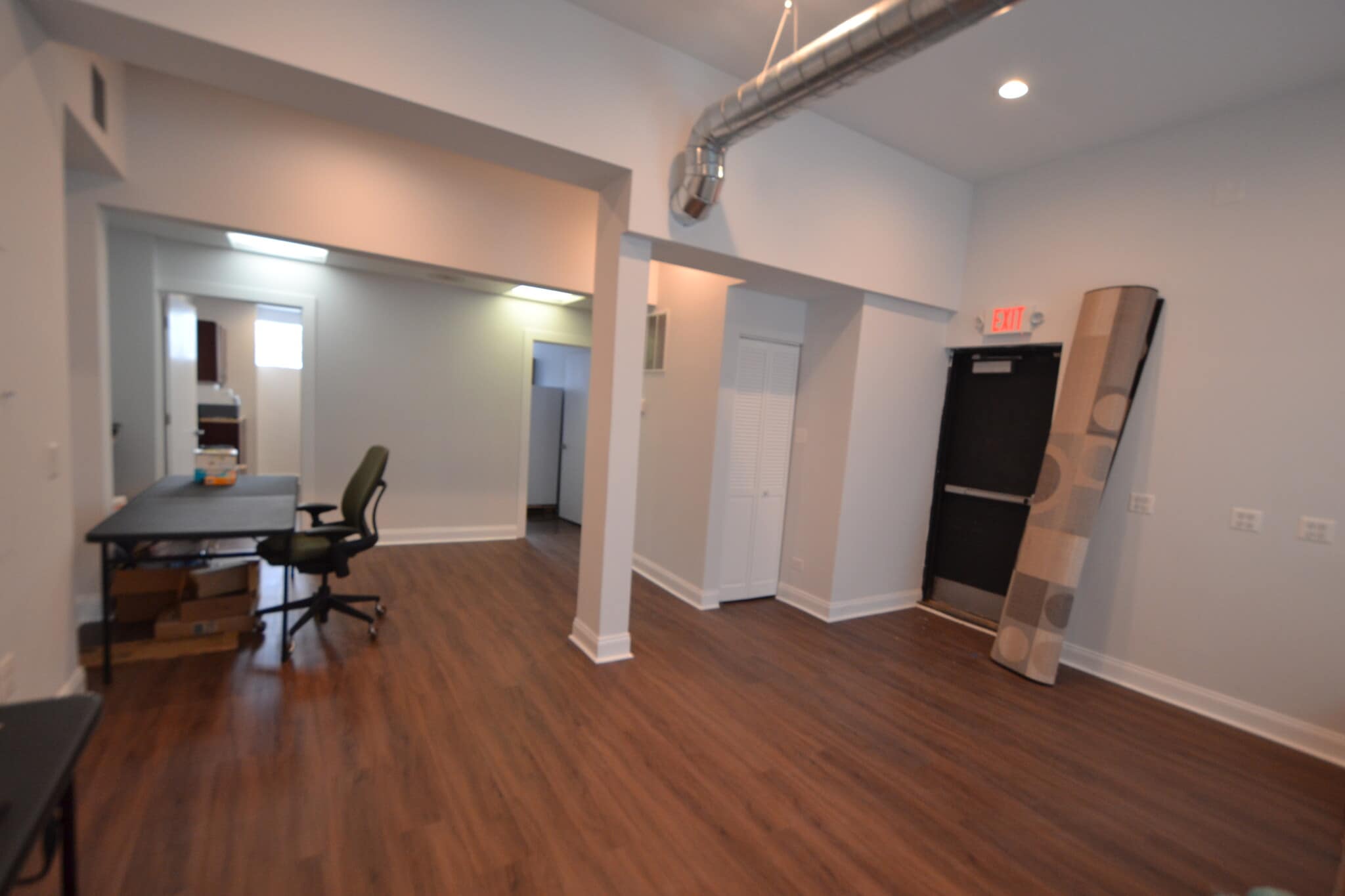 4178 W Montrose Ave, Chicago, IL for lease Interior Photo- Image 1 of 7