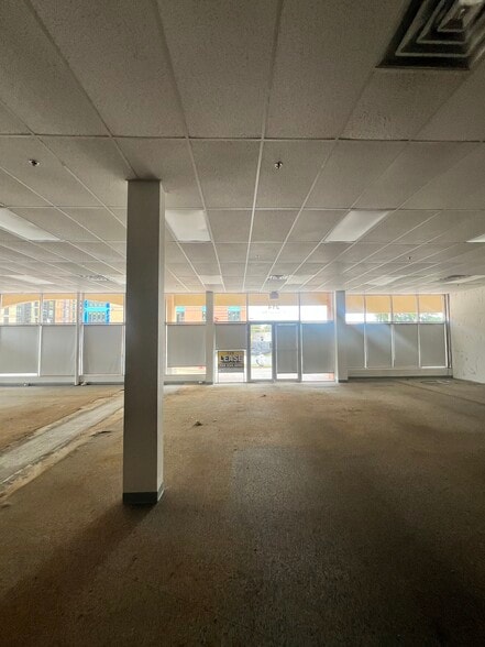 206-218 W Glebe Rd, Alexandria, VA for lease - Interior Photo - Image 2 of 10