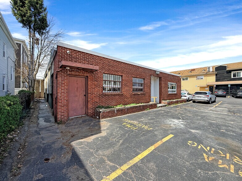 64 Dewey St, Worcester, MA à vendre - Photo du bâtiment - Image 3 de 38