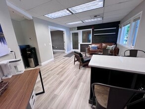 547 SW 13th St, Bend, OR à louer Photo intérieure- Image 2 de 12